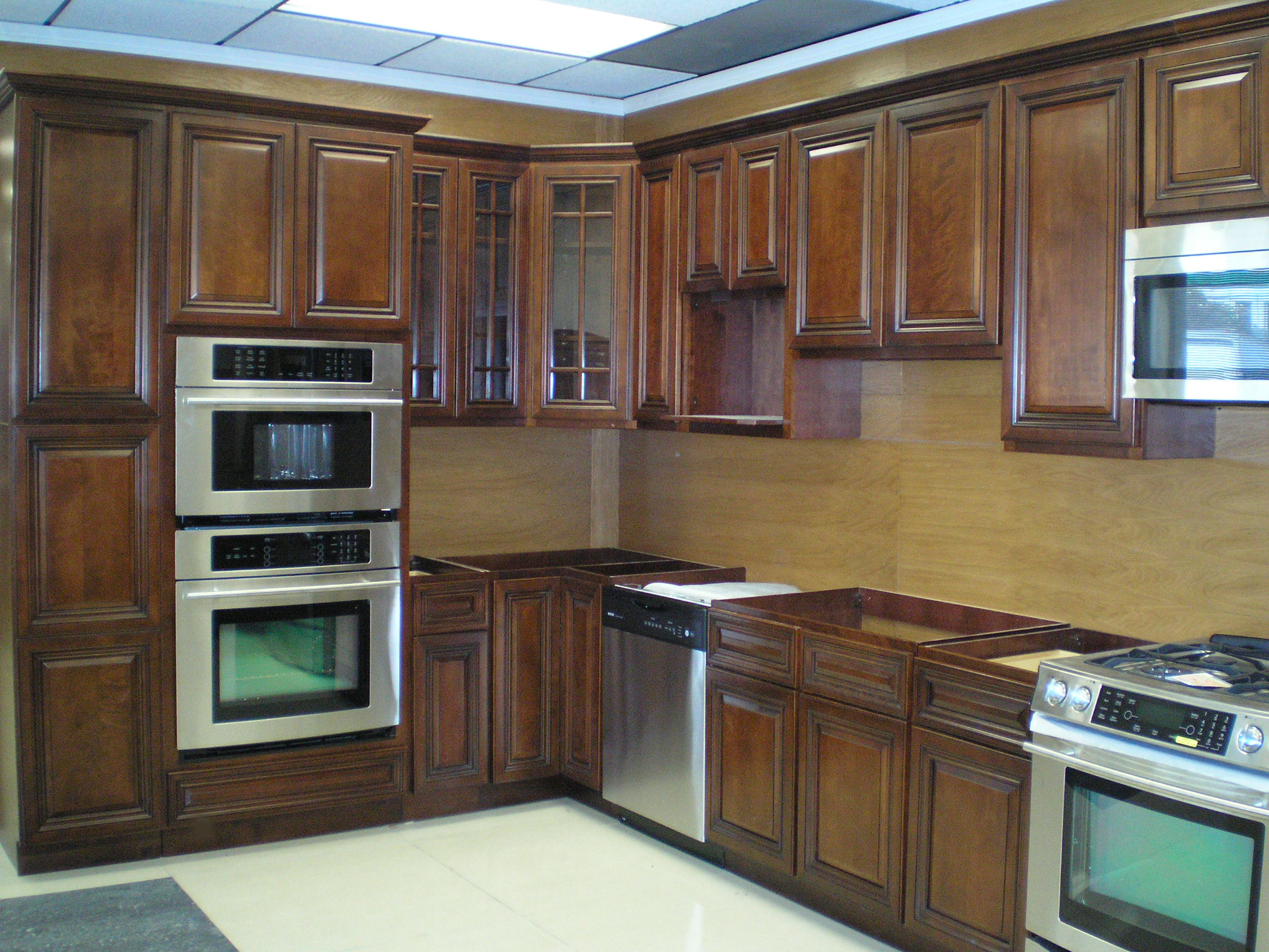 Kitchen on Exotic Walnut Kitchen Cabinets     Solid Wood Kitchen Cabinetry